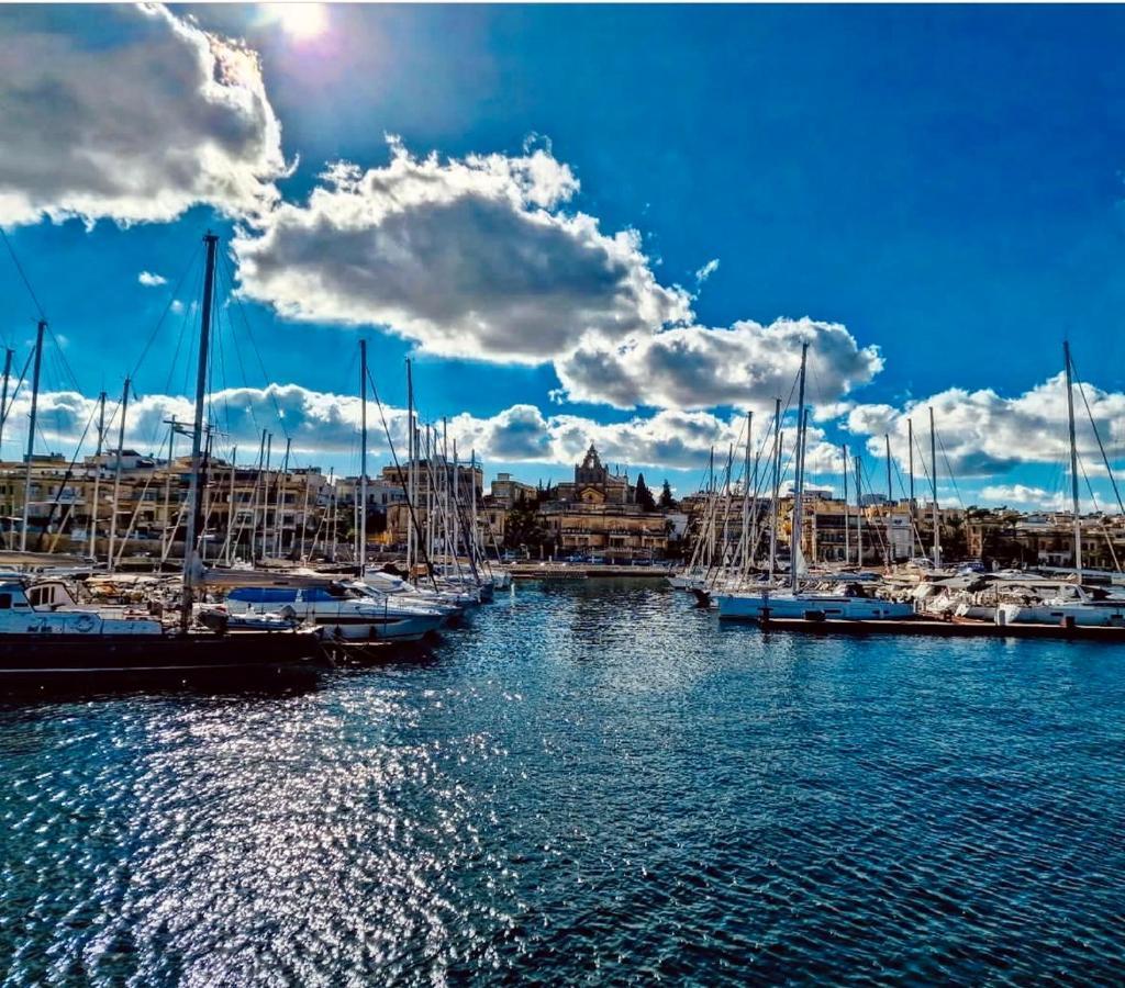 New & Unique Apartment - A 5 Minutes Ferry To Capital City Of Valletta Senglea Buitenkant foto
